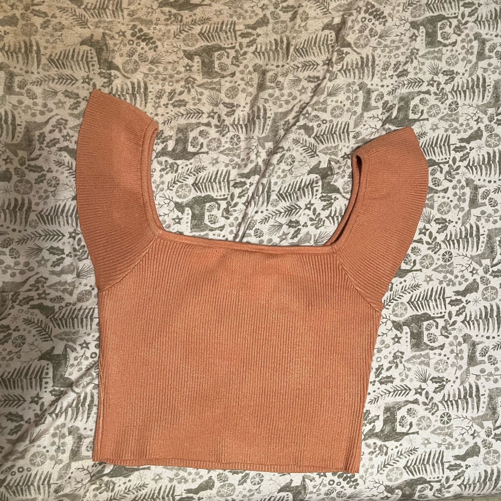 Ruffle sleeved crop top